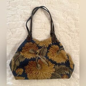 Vintage Floral Tapestry Shoulder Bag boho vibes .